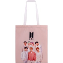 تصویر ساک پارچه‌ای طرح بی تی اس زمینه صورتی روشن 