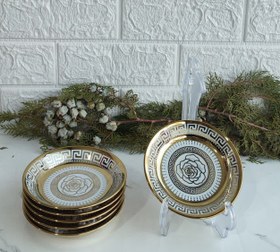 تصویر زیر استکان طلایی 