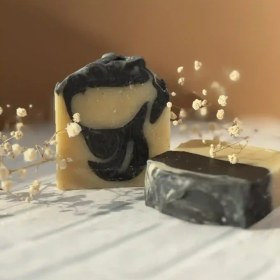 تصویر صابون زردچوبه و زغال 