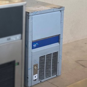 تصویر یخ‌ساز 20 کیلویی مک MEC 