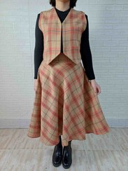 تصویر جلیقه و دامن پشمی چهارخونه 