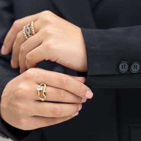 تصویر مانتو و شلوار فیونا با یقه بلیزری شلوار نیم بگ 