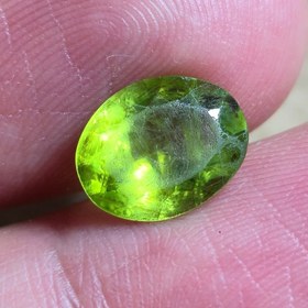 تصویر نگین زبرجد معدنی 