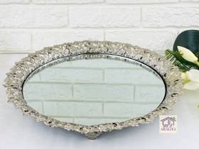 تصویر سینی نورا کف آینه 