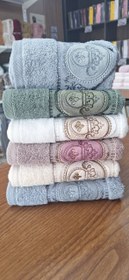 تصویر حوله دست و صورت گلدوزی‌شده - کرم 