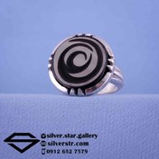 تصویر انگشتر مردانه عقیق مشکی نقش علی کد 1621 