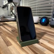 تصویر نگهدارنده رومیزی آیفون و آیپد 