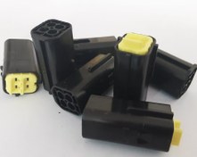 تصویر سوکت خام چهار خانه ( چهار فیش ) سنسور اکسیژن زیمنس مادگی(سرسیم نری) 