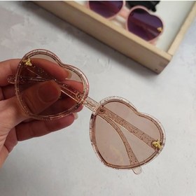 تصویر عینک قلبی 