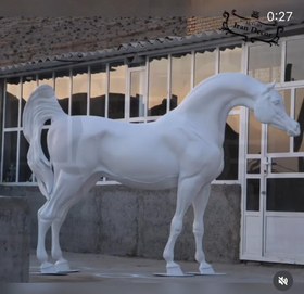 تصویر ماکت اسب عرب فایبر در ابعاد واقعی 
