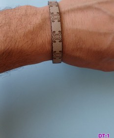 تصویر دستبند چرمی طرحدار 