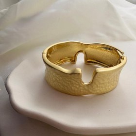 تصویر بنگل طلایی مات چکشی آسا کد BA00080 