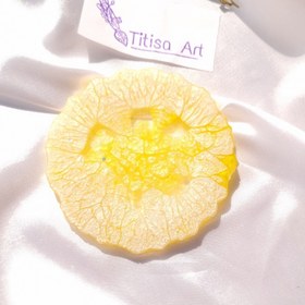 تصویر زیرلیوانی رزینی طرح زرد ۱ 