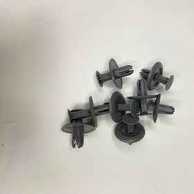 تصویر کورکن بغل کنسول وسط ریو 