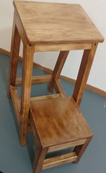 تصویر چهارپایه پله دار چوبی تاشو Folding wooden step stool