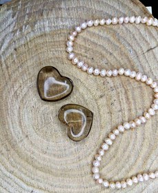 تصویر کریستال کوارتز دودی طرح قلب و خو شه ای Heart smoky quartz crystal