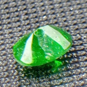 تصویر جواهر دمانتوئید D129 