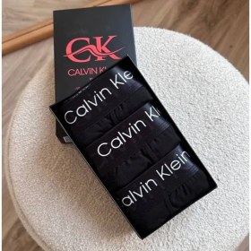 تصویر پک مشکی سه عددی شورت مردانه calvin klein جعبه مشکی نوشته قرمز 