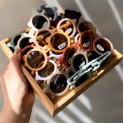 تصویر عینک آفتابی بچگانه گوش‌دار کائوچویی محافظ UV400 مناسب ۶ ماه تا ۹ سال 