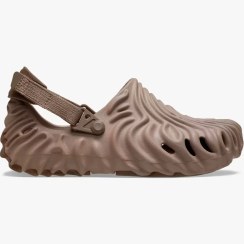 تصویر کراکس صالحه بمباری قهوه ای crocs is capable of bombing-brown