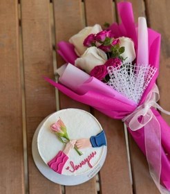 تصویر باکس گل تولد و کیک برای نوزاد 