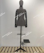 تصویر مانکن مانتو و کت زنانه تنه کوتاه کد 602 - با 3 پایه فلزی 