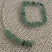 تصویر ست گردنبند و دستبند زنانه سنگ طبیعی اونتورین سبز Women’s Natural Aventurine Stone Necklace & Bracelet Set with White Termeh Pearls