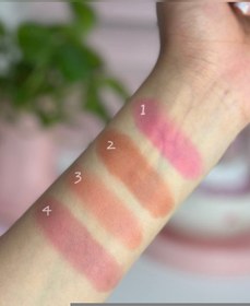 تصویر رژگونه بیلیون بیوتی - ۳ 