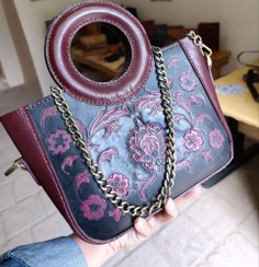 تصویر کیف زنانه ی قلمزنی چرم طبیعی Leather woman bag