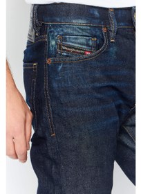 تصویر شلوار جین مردانه D-Strukt مدل اسلیم فیت ساده و کشی، آبی برند diesel Men D-Strukt Slim Fit Plain Stretchable Jeans, Blue