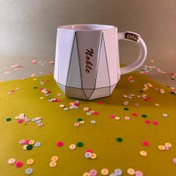 تصویر ماگ هندسی در رنگ های مختلف 