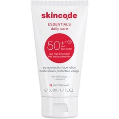 تصویر لوسیون ضد آفتاب بی‌رنگ فاقد چربی +SPF50 اسکین کد 