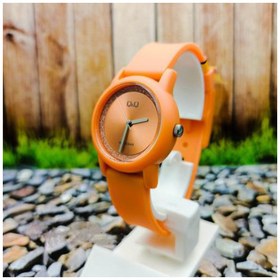 تصویر ساعت مچی عقربه ای زنانه کیو اند کیو مدل VS49J011Y 