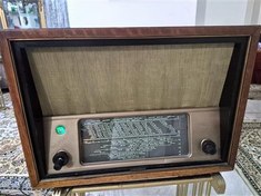 تصویر رادیو قدیمی Telefunken آلمان سالم آنتیک 