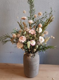 تصویر گلدون مینای بهاری Spring straw flower arrangment