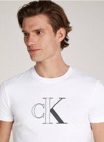 تصویر تی‌شرت آستین کوتاه مردانه مدل Monologo - 100% پنبه، سفید برند calvin klein jeans Men's Outline Monologo Short Sleeve T-Shirt - Cotton, White