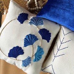 تصویر کوسن پانچ دوزی طرح گل 