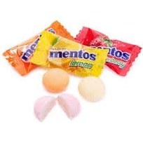 تصویر دراژه جویدنی منتوس با طعم میوه ای 135 گرم mentos mentos chewy dragee with fruit flavors 135 g