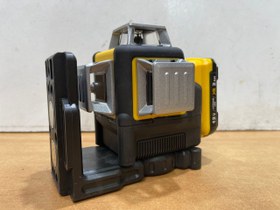 تصویر تراز لیزری نور سبز جفت باتری #دیوالت سه بعدی مدل 0012v DEWALT0012V dewalt