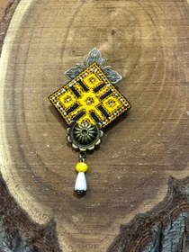 تصویر سنجاق سینه کد 01 