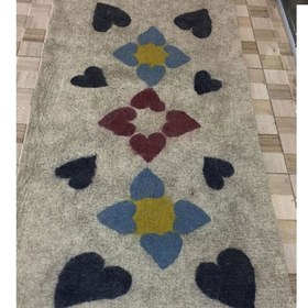 تصویر زیرانداز نمدی طرح قلب 