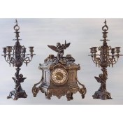 تصویر ساعت و شمعدان برنز آنتیک 