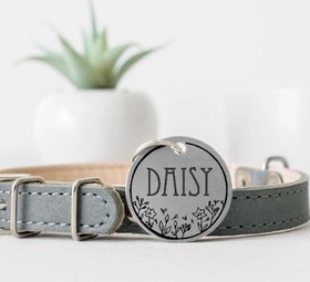 تصویر پلاک DAISY - 3.5 سانت / 3 حک / طلایی 