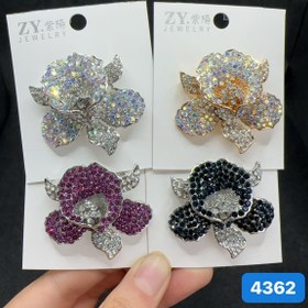 تصویر گل سینه گل رنگی نگینی The flower of the chest is a precious colored flower