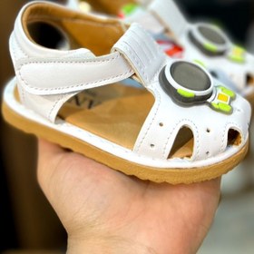 تصویر کفش صندل بچه گانه اسپرت مناسب روزمره و تابستانی مدل چراغدار Children's sports sandal shoes, suitable for everyday and summer, model with lights