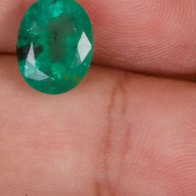 تصویر نگین زمرد کد 30143 Emerald stone