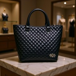 تصویر کیف رودوشی چرمی با چرم شانل پفکی مدل قایقی 