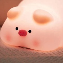 تصویر چراغ خواب سیلیکونی خوک خسته 