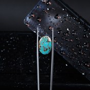 تصویر نگین فیروزه نیشابور پیریت دار آبی بیضی 1.93گرم 