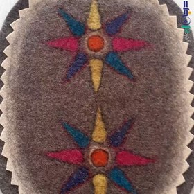 تصویر فرش نمدی بیضی پشمی 